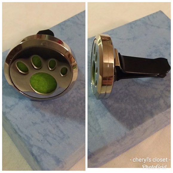 Accessories - Dog paw car vent aromatherapy locket diffuser